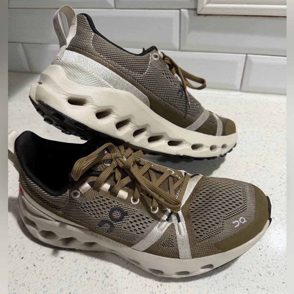 On Running Women's Cloudsurfer Trail Sneakers in Olive and Cream, size 7 🫒